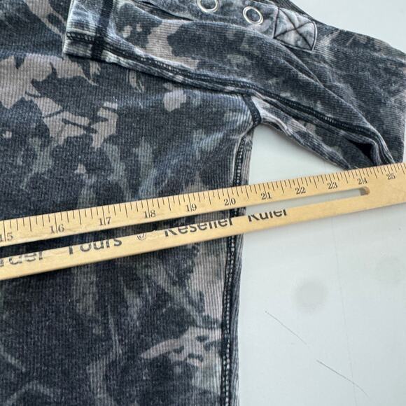 Chaser Shirt Womens X Small Gray Camo Vintage Rib‎ V Neck Top Snap Detail - Picture 9 of 9